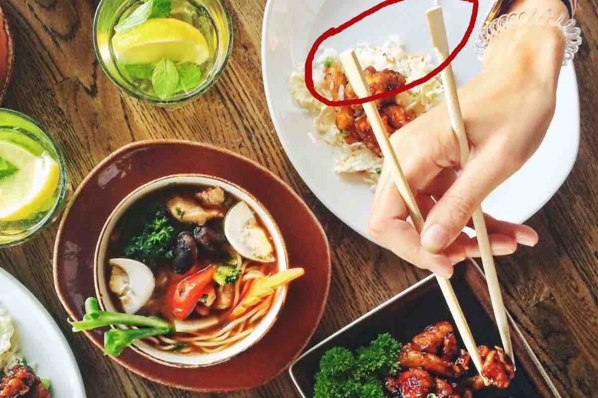 Bacchette sushi, come usare le estremità durante la cena al ristorante asiatico