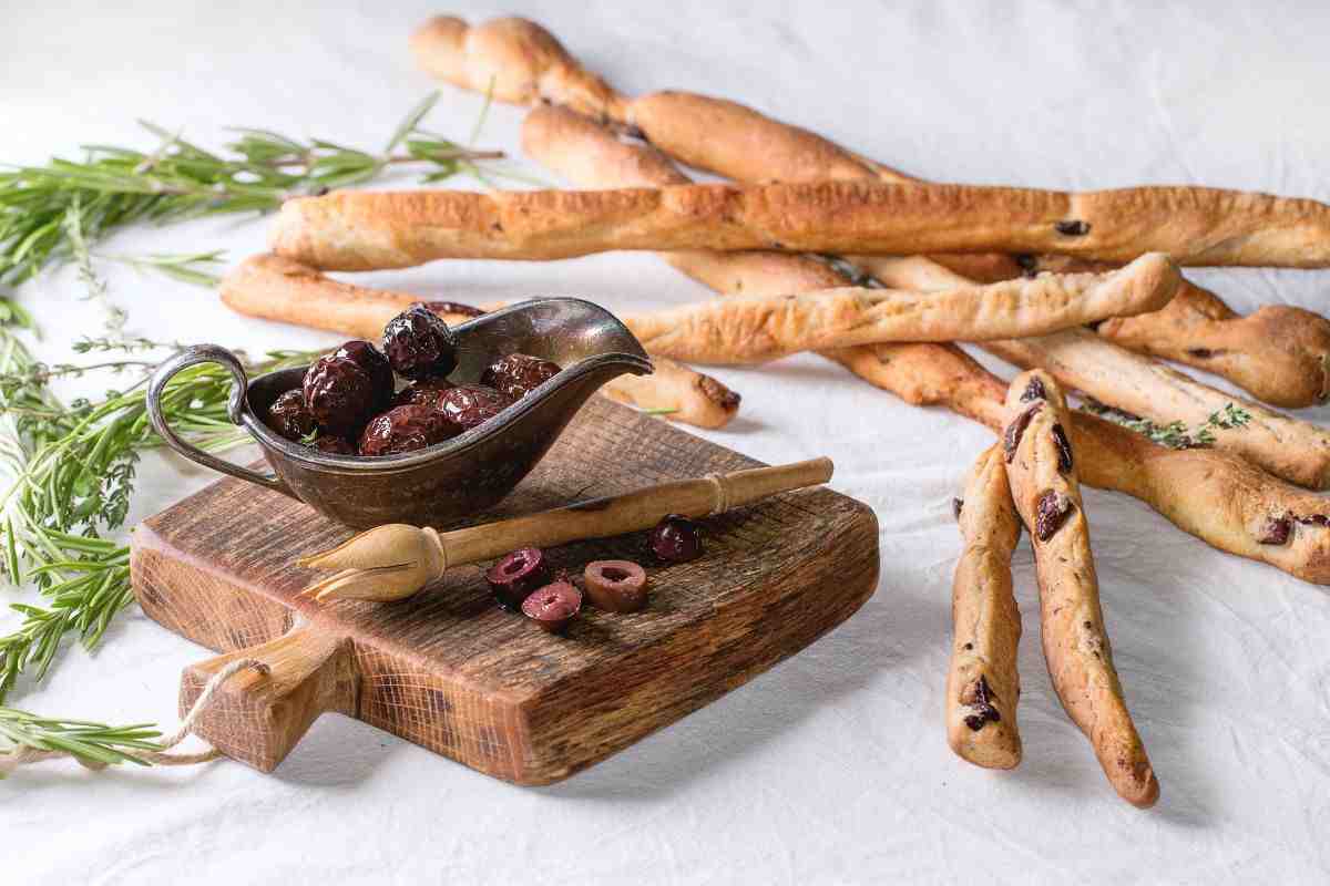 ricetta grissini alle olive