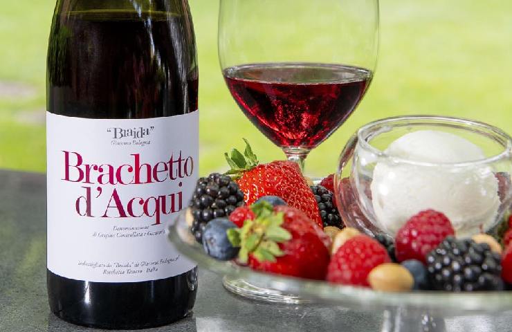 Brachetto d'Acqui delle cantine Braida con le fragole fresche